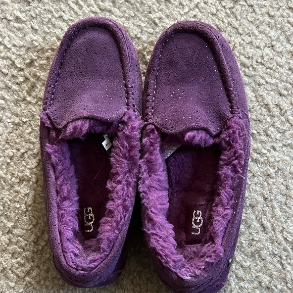 Ugg Ansley Slippers - Picture 2 of 4